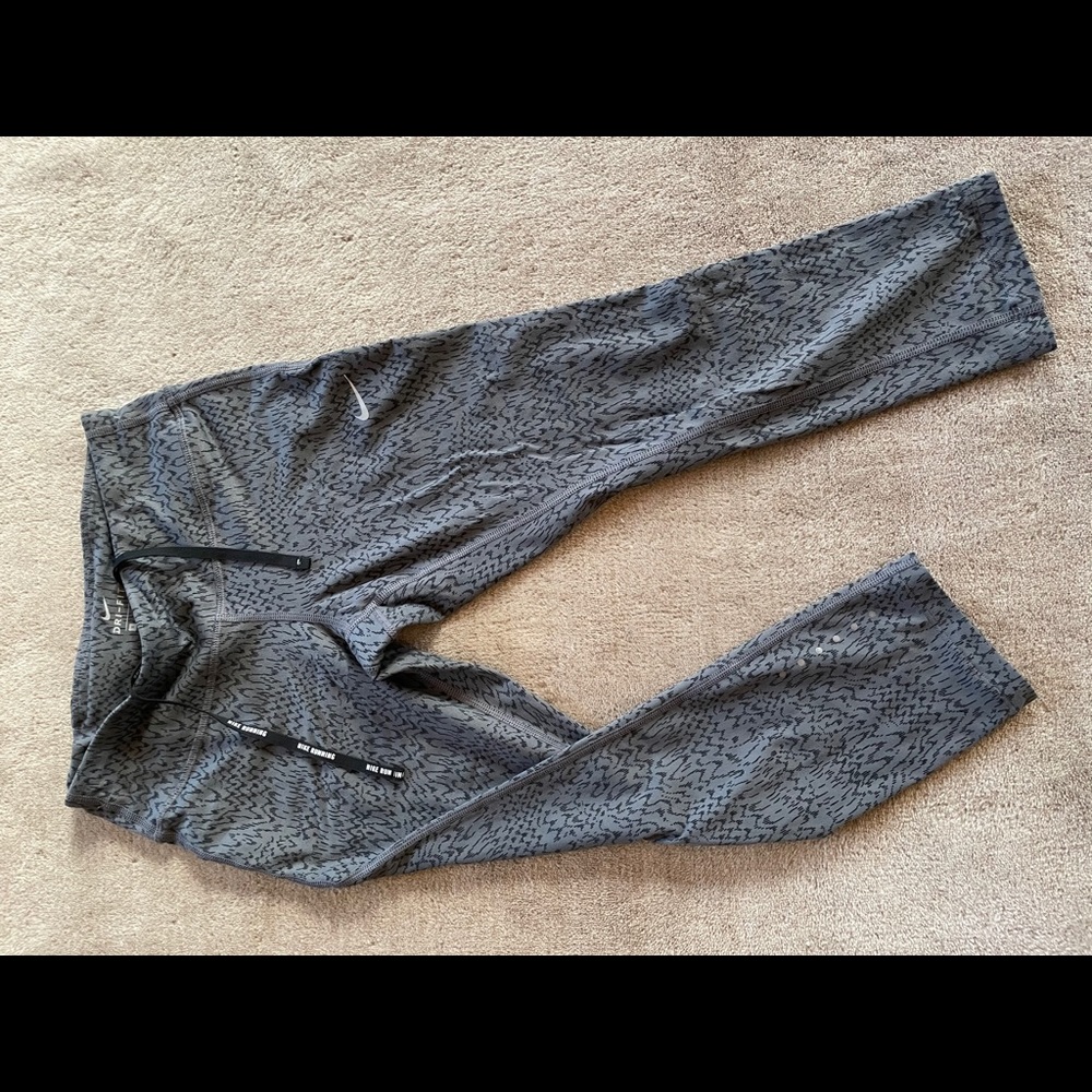 Women’s Nike crop leggings